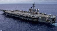 فاکس نیوز: ناو هواپیمابر آبراهام لینکلن وارد حوزه فرماندهی مرکزی آمریکا در اقیانوس هند شد