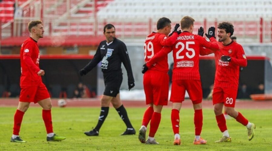 تکگل طلایی، صدر را قرمز کرد / تراکتور ۱ – سپاهان ۰