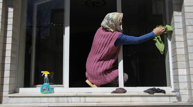 خانه‌ تکانی زیر سایه خطر