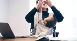 اشتغال مادران؛ چالش اجتماعی یا فرصت تربیتی؟