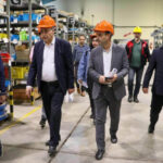 بررسی چالش‌های تأمین انرژی، مواد اولیه و صادرات طی بازدید از یکی از صنایع پتروشیمی استان