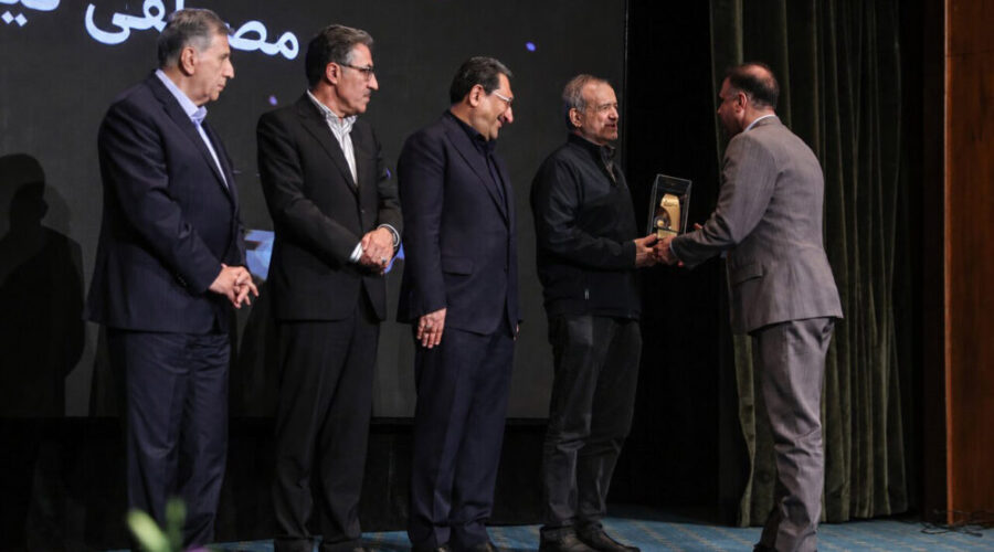 تقدیر رئیسجمهور از مدیرعامل شرکت ملی صنایع مس ایران