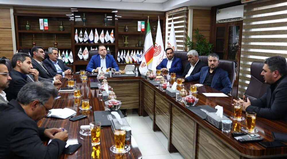 تأکید بر تدوین بسته سیاستی ادغام، توسعه یا انحلال شرکت‌ ها با رویکرد سودآوری و تکمیل زنجیره ارزش